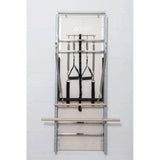 Vue frontale Pilates Wall Unit 5-en-1 avec deux barres horizontales en bois, sangles noires et panneau beige logo onnes